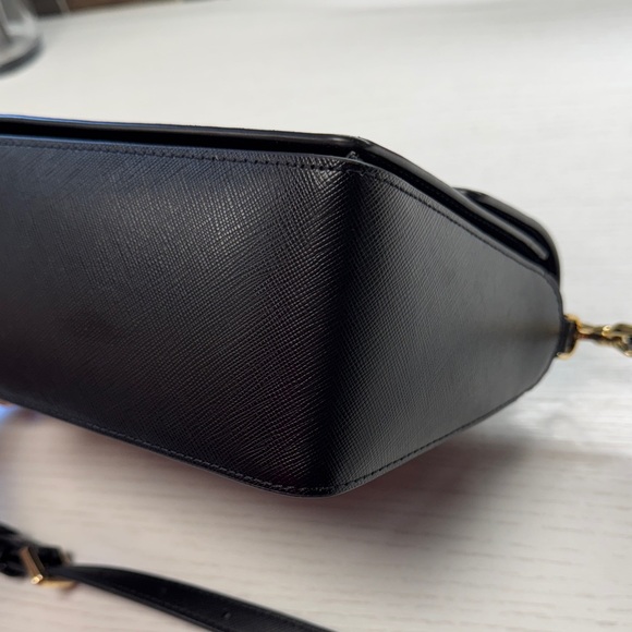 Kate Spade Reegan Top Handle Black Crossbody Bag with Gold Accents - Picture 11 of 17